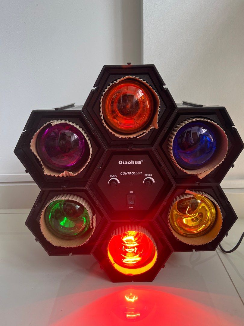 Linkable Light (Category: Lighting) located in Singapore. Submitted by knittedthoughts (Listing ID 1250259747, Image 3). Description: Bought but didn’t use before. Comes with box 2 pin adapter Running and blinking lights.