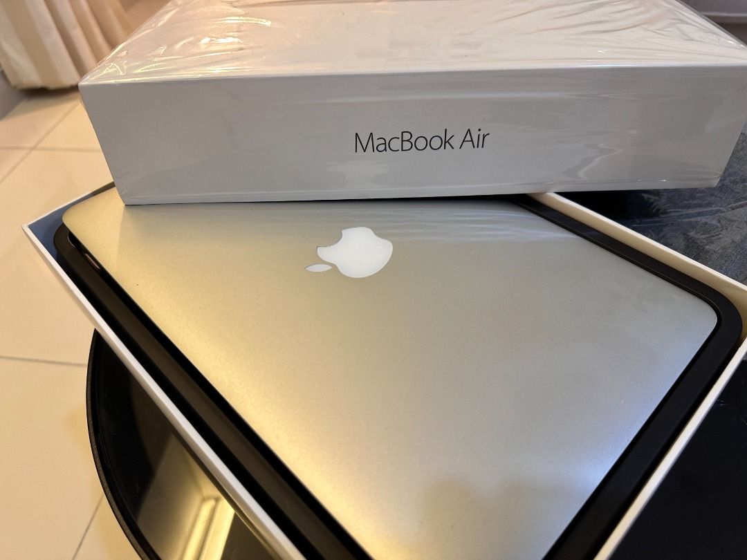 MacBook Air 11.6 (256GB)