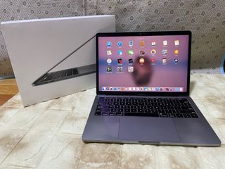 MacBook Pro 13inch 2019 model 8gb 256 ssd with box color spacegray