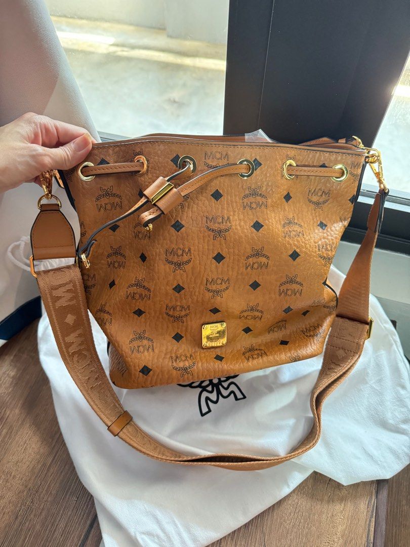Bucket bag mcm online