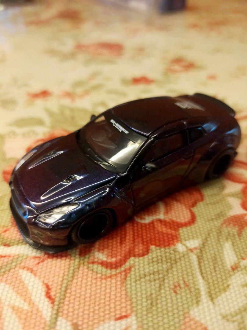 Mini GT #39 LBWK Nissan Skyline GTR R35 Magic Purple, Hobbies & Toys ...