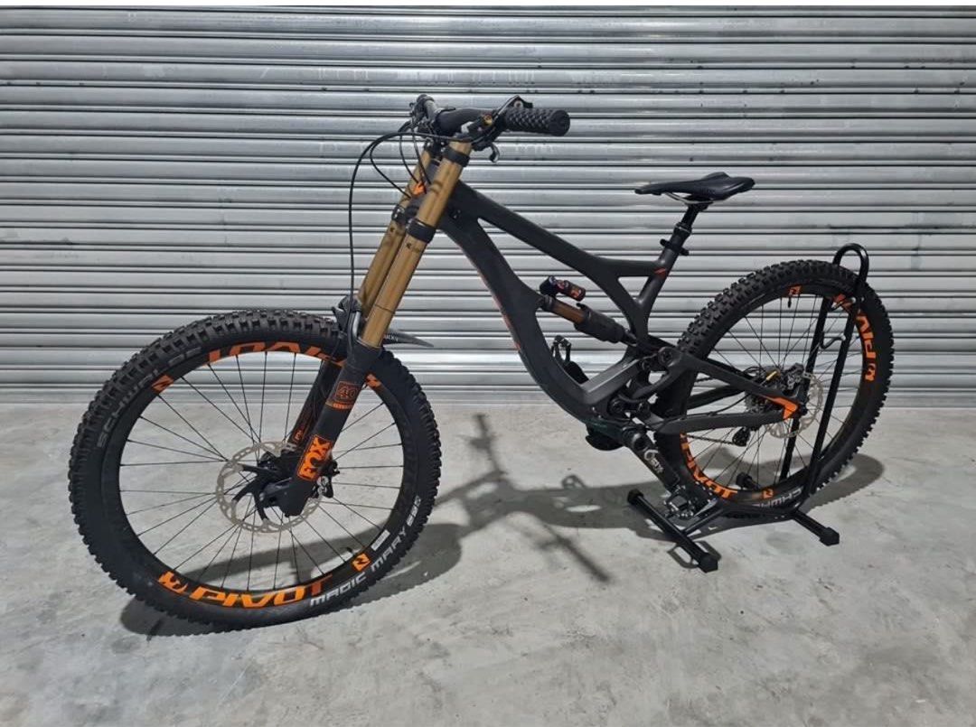 Pivot Phoenix Carbon Sports Equipment Bicycles Parts Bicycles on Carousell