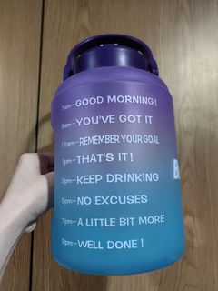 Quifit motivational water jug 2.5L (83oz)