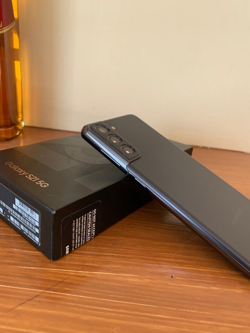 SAMSUNG GALAXY S21 5G (8/256) (Category: Samsung) located in Batangas. Submitted by jedeclutters (Listing ID 1297310638, Image 3). Description: NO ISSUES 8/256 GB 5G 8K VIDEO RECORDING 4000 MAH BATTERY ANY SIM NO SCREEN ISSUES SMOOTH .