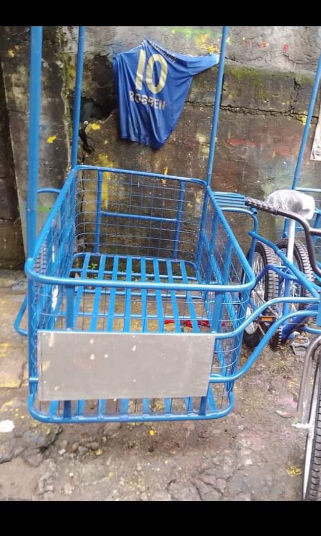 sidecar with bike (Category: Bicycles) located in Manila. Submitted by fastmountain_dfe013 (Listing ID 1297276869, Image 3). Description: brand new long size sidecar wrapped with steel matting pede sa junk shop or vendor, GI bike super jumbo tire wide rims 2.50x16 naka foot brake size ng sidecar 26inch width 46lenght 20height.. with primer paint and glossy color paint pm lang 09193318674.
