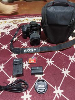 Sony A200 DSLR 18-70mm Macro Lens