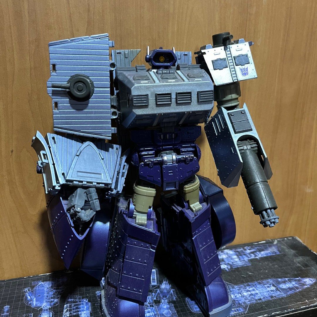 Transformers Knight Morpher Cyclops Shockwave (Category: Toy Figures) located in Singapore. Submitted by gavinlimkj (Listing ID 1297338708, Image 2). Description: Transformers Mastermind Creations MMC KM-03 cyclops (Hearts of Steel Shockwave) Item is sold as-is. Sunlight discolouration in the light coloured plastic / paint. Dark coloured parts unaffected. A few small tabs broken. Not visible and dont affect transformation. Includes all parts (min