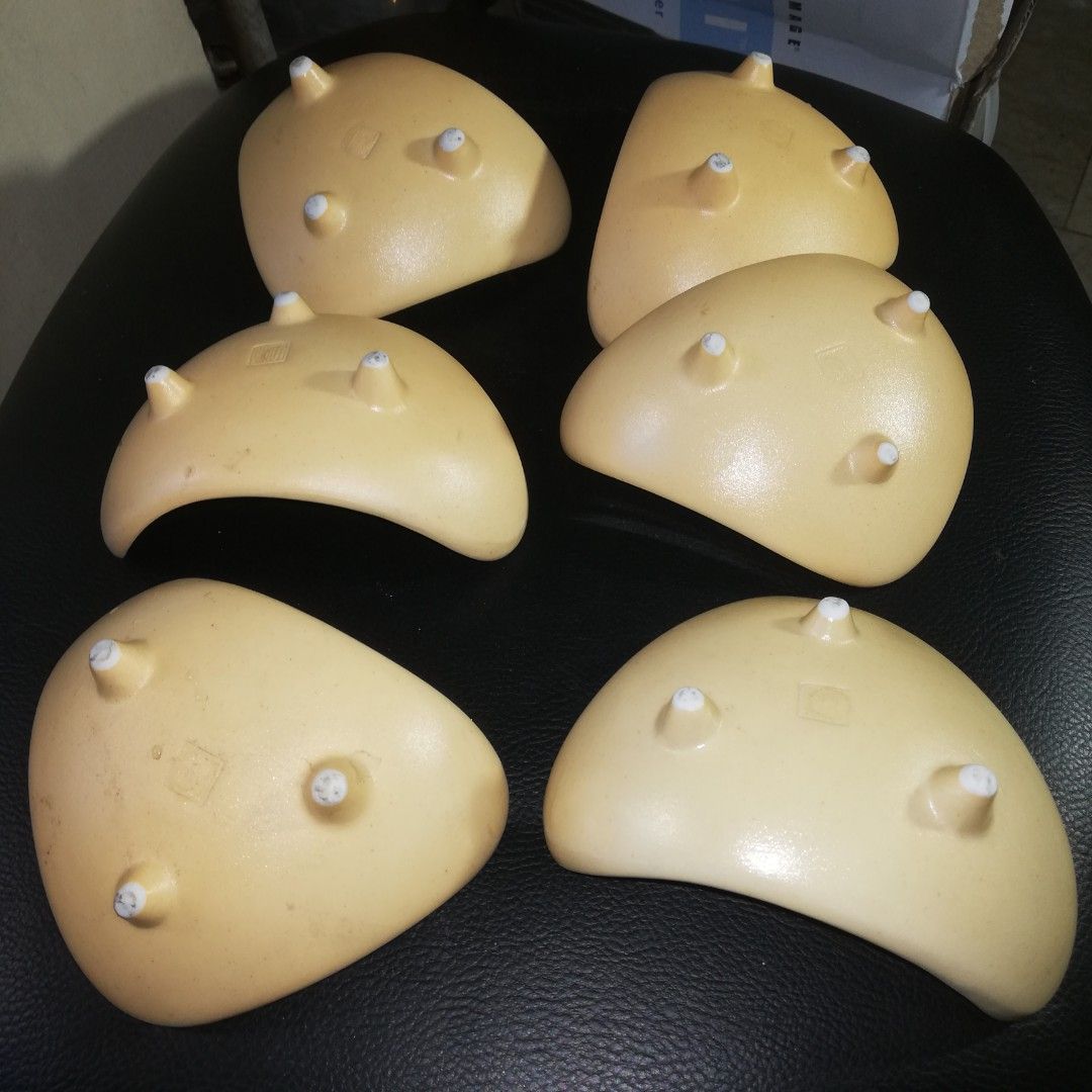 Unique shape salad serving dish (Category: Other Kitchenware & Tableware) located in Paranaque City. Submitted by 4thestate.surplusan (Listing ID 1297309339, Image 3). Description: 6pcs japanese salad serving dish. Pls see photos..
