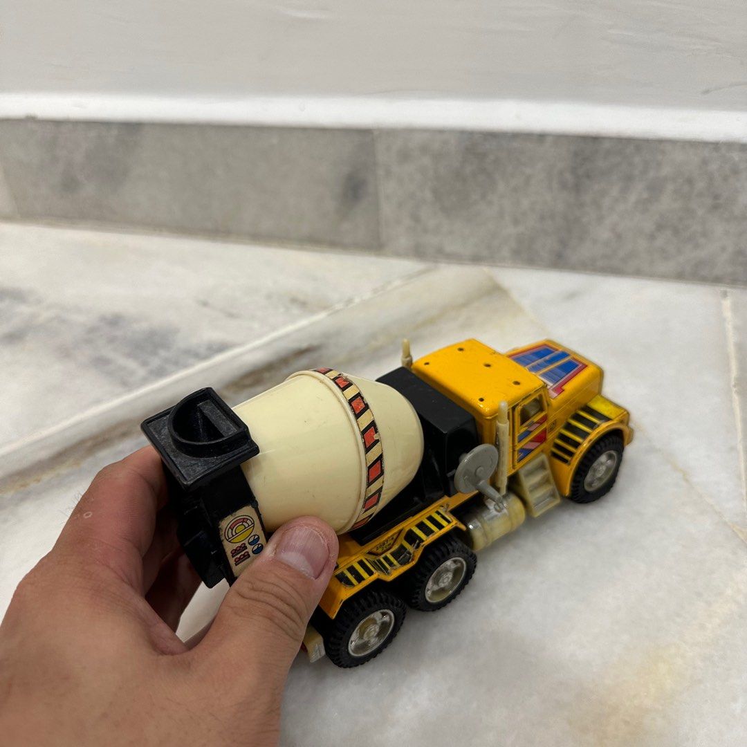 Vintage Hot Wheels Cement Truck Year 1990, Hobbies & Toys, Collectibles