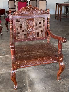 Vintage narra solihiya chair