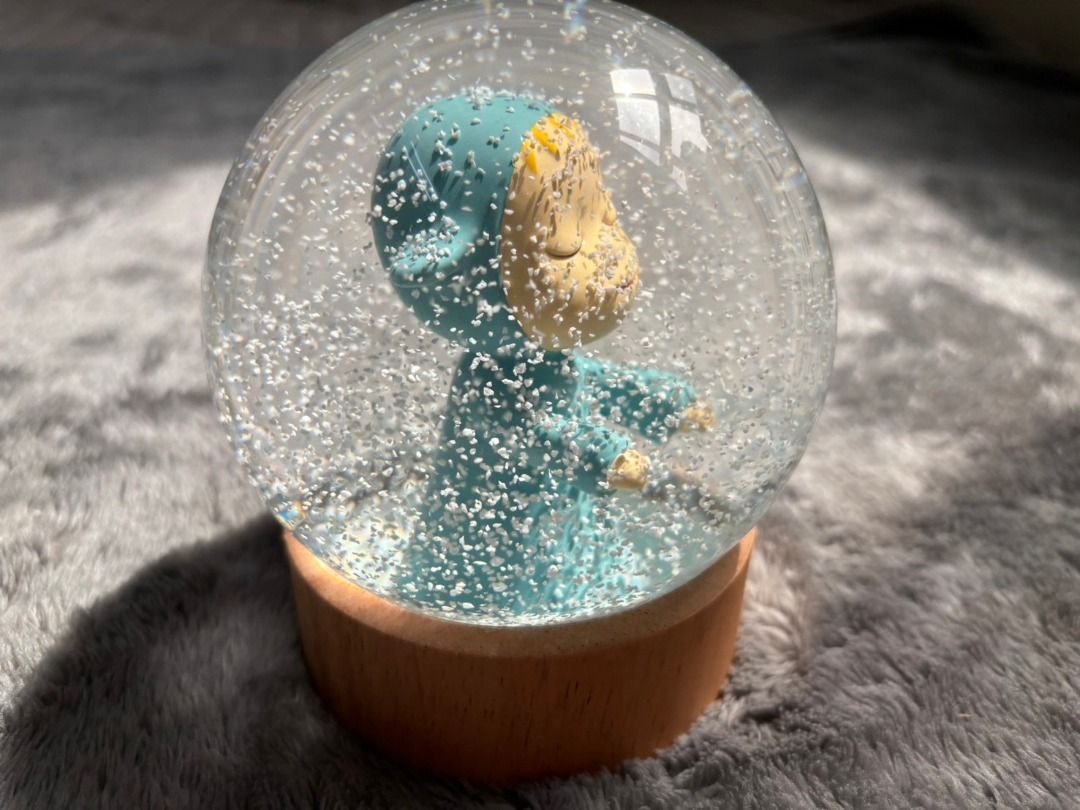 Sphère Neige Yoshitomo Nara – Little Wanderer Blue – MoMA Exclusive – 2025