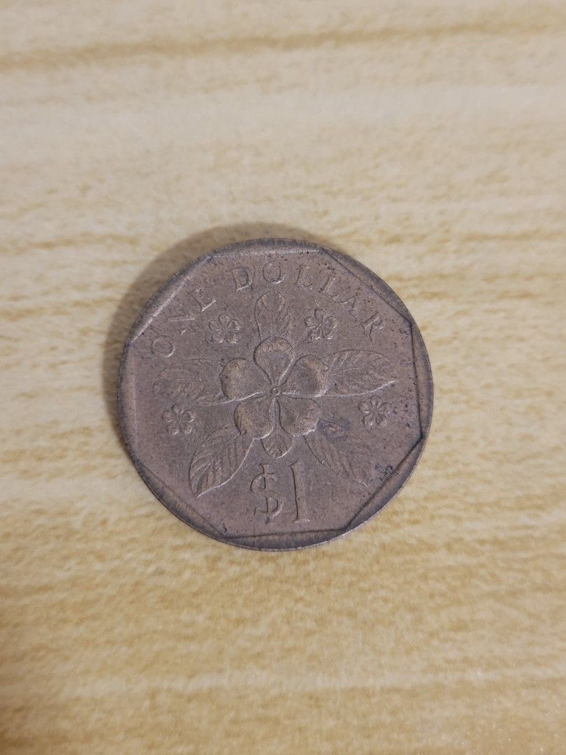 新加坡1988年1元硬幣一枚, 書籍、休閒與玩具, 收藏、紀念品, 錢幣、紙鈔在旋轉拍賣