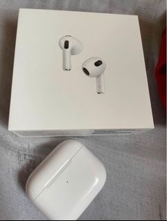 Airpods 3rd gen with lightning charging case