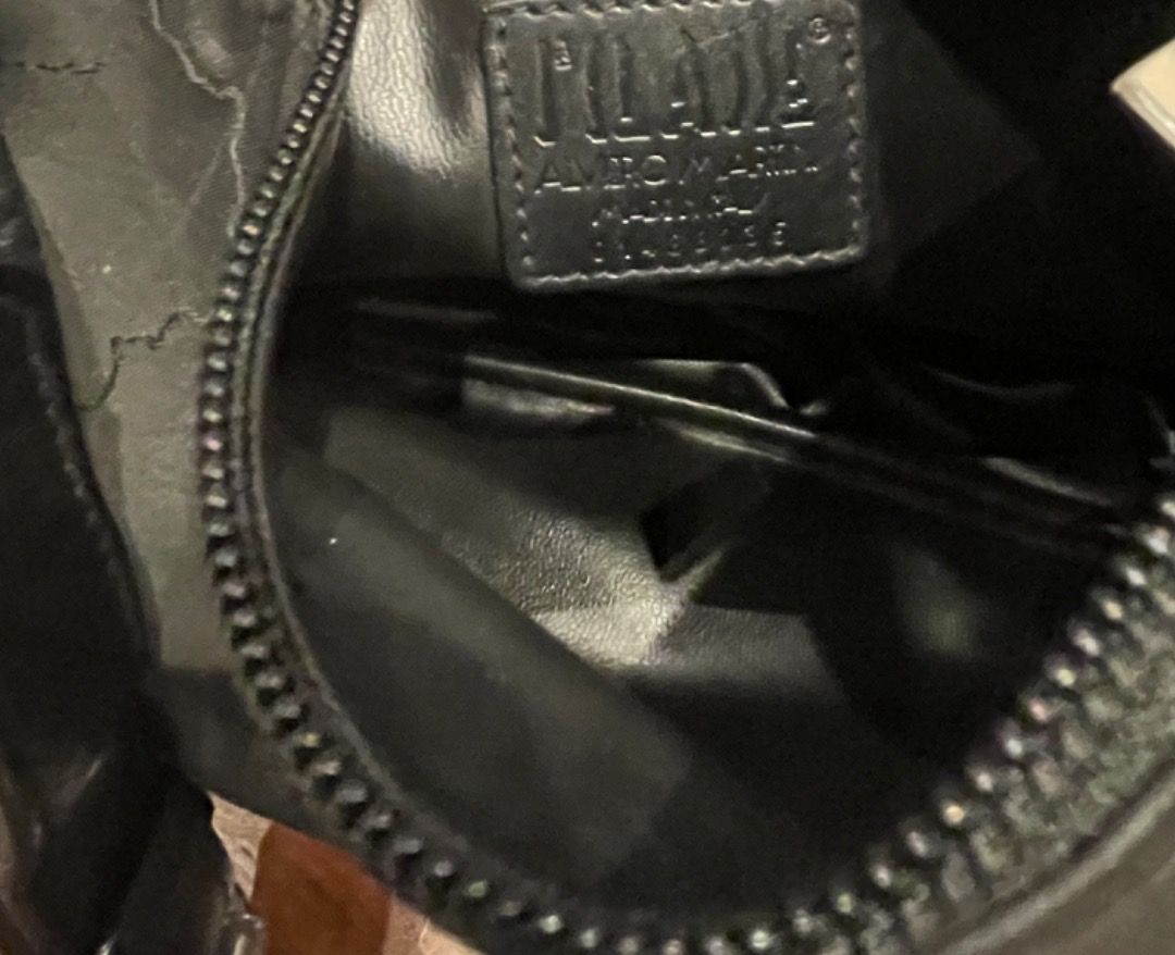 ALVIERRO MARTINI nylon sling bag (Category: Luxury Bags & Wallets) located in Davao. Submitted by mliza1020 (Listing ID 1297471229, Image 2). Description: Alviero Martini 1a classe nylon with leather sling bag. No flaws. Made in Italy Dimension: H 19 x L 24 x w 4.5 cm (approx).