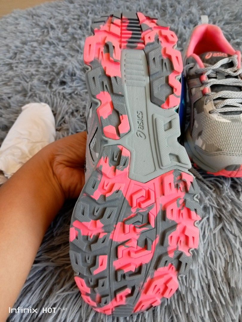 ASICS Size 6 Women s Fashion Footwear Sneakers on Carousell