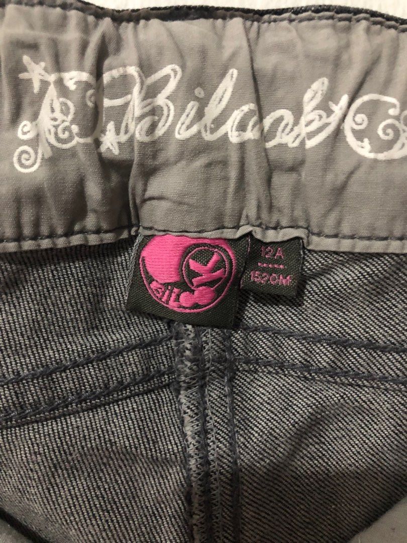 Bilook Teens Denim Pants (Category: Jeans) located in Manila. Submitted by declutterfairy_ph (Listing ID 1297492062, Image 2). Description: -Size: 12A/152 cm on tag; might fit teens age 13-16. -Waist: 27 inches (flat lay measurement) -Length: 37.5 inches -Very good used condition. -No flaws..