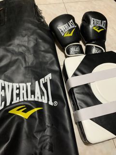 RUSH! FREE SF! Boxing Equipment Bundle: 1 Pair of Gloves, Punching Bag, Board