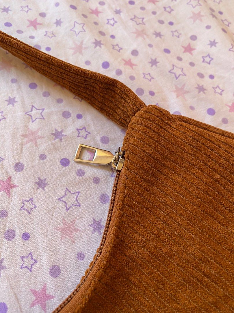 brown corduroy baguette bag (Category: Shoulder Bags) located in Lapu Lapu. Submitted by ennnn.44 (Listing ID 1297472143, Image 3). Description: -used 2-3 times only. still in v good condition .