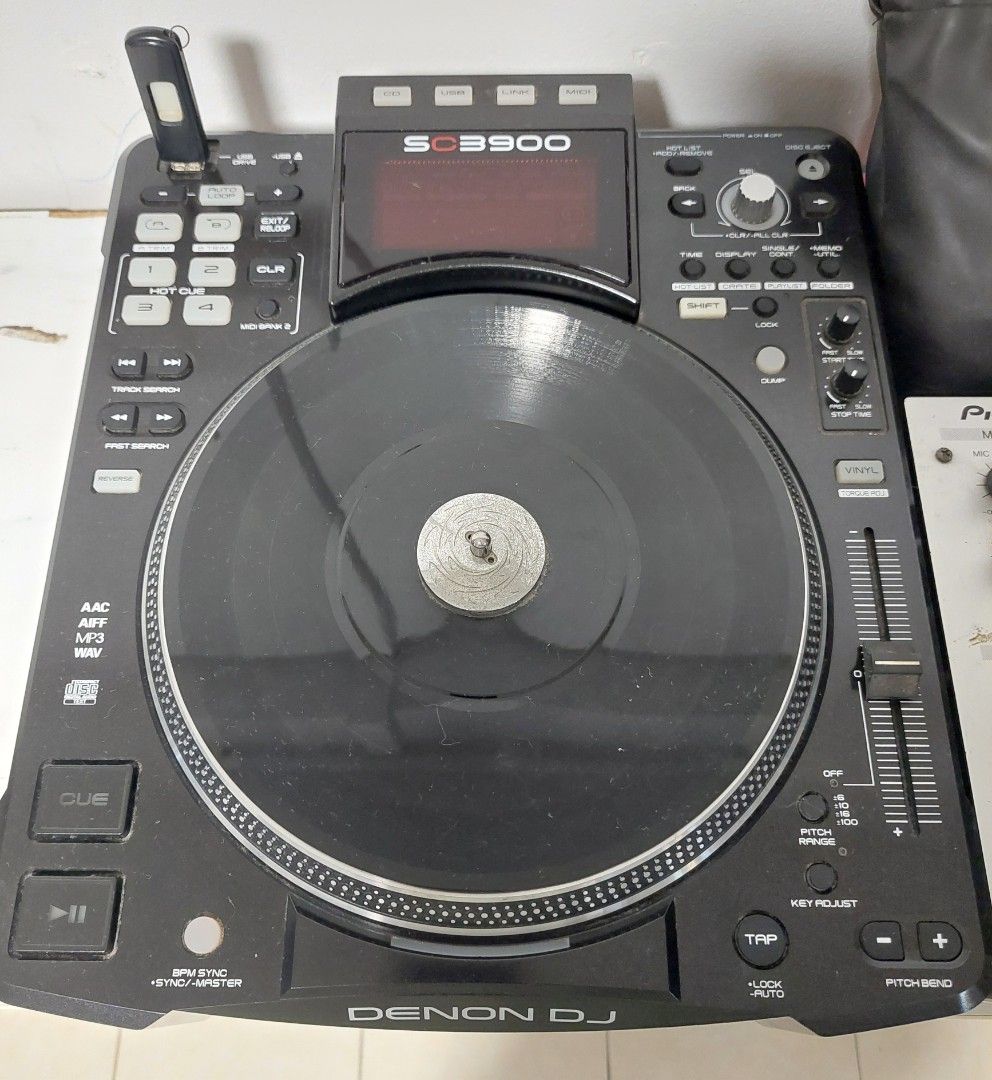 CDJ & Mixer Denon DN-SC3900 With Pioneer DJM300S, Hobbies & Toys