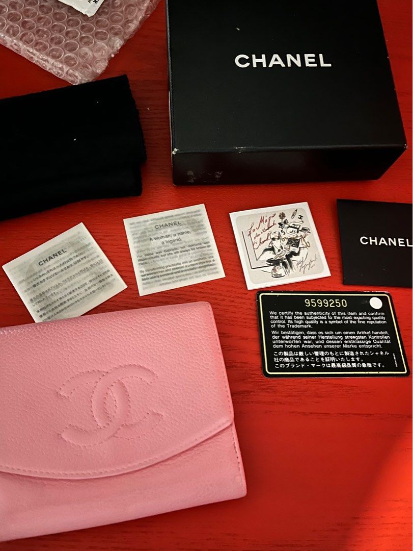 Authentic W Hook Caviar Chanel Wallet (Category: Luxury Bags & Wallets) located in Muntinlupa City. Submitted by alsthings (Listing ID 1297431028, Image 2). Description: Inclusions: box, cloth, care cards, authenticity card, holo intact. A similar style is still being sold for 20k with less inclusions (see last slide) Bought in Japan. Caviar leather. Only flaw I can see is the dirty coin slot which is expected since this is preloved. The folds in