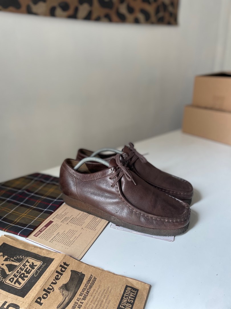 clarks wallabee, Fesyen Pria, Sepatu , Sneakers di Carousell