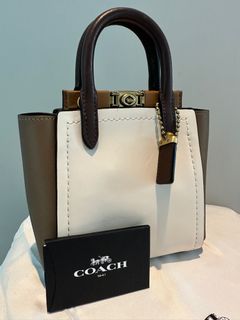 （分類：）位於 。 由 happyyyyshoppingggg 提交（商品編號 1297449229，圖片 1）。簡介： 。