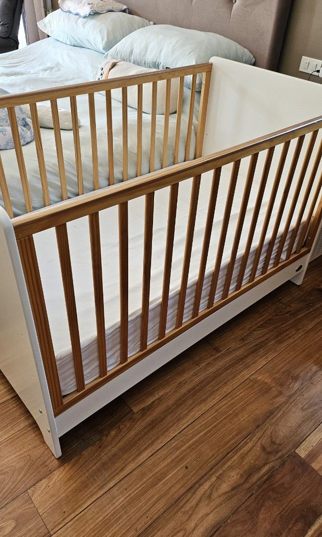 Cuddlebug Vernon 3-in-1 Crib NO Mattress (Category: Cots & Cribs) located in Marikina City. Submitted by ddeclutter93 (Listing ID 1297396665, Image 1). Description: condition: 9.5/10 shipping from Marikina City.