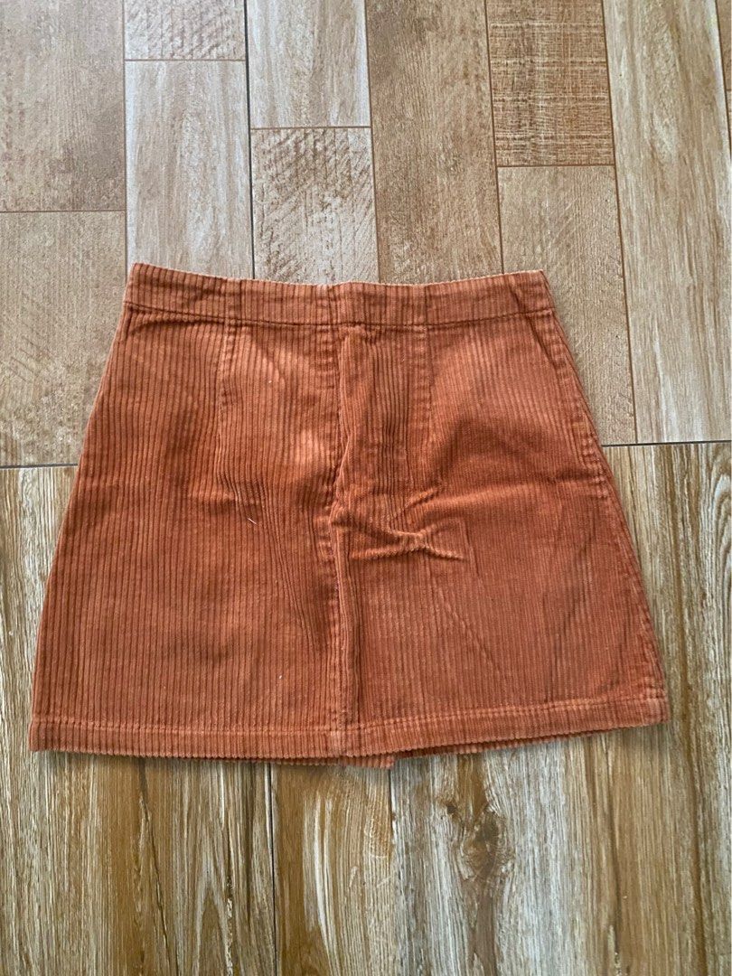 F21 Corduroy Skirt (Category: Skirts) located in Naga. Submitted by empr_ (Listing ID 1297396522, Image 3). Description: F21 Corduroy Skirt. lightly used. fits xs-small..
