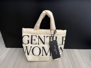 Gentle Woman Puff bag