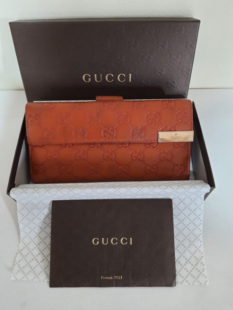 GUCCI Guccissima Leather 'Dice' Continental Wallet (Category: Luxury Bags & Wallets) located in Manila. Submitted by expat_collections (Listing ID 1297457240, Image 1). Description: ☆ Certified AUTHENTIC GUCCI Guccissima Leather "Dice" Continental Wallet with serial number 257012•2067 ☆ Color Dark Tan ☆ Genuine Leather ☆ Hardware Gold Tone ☆ Closure Snap-on both sides of wallet ☆ Width 7.25 inches ☆ Height 4.25 inches ☆ Depth 1 inch ☆ Minor flaw 