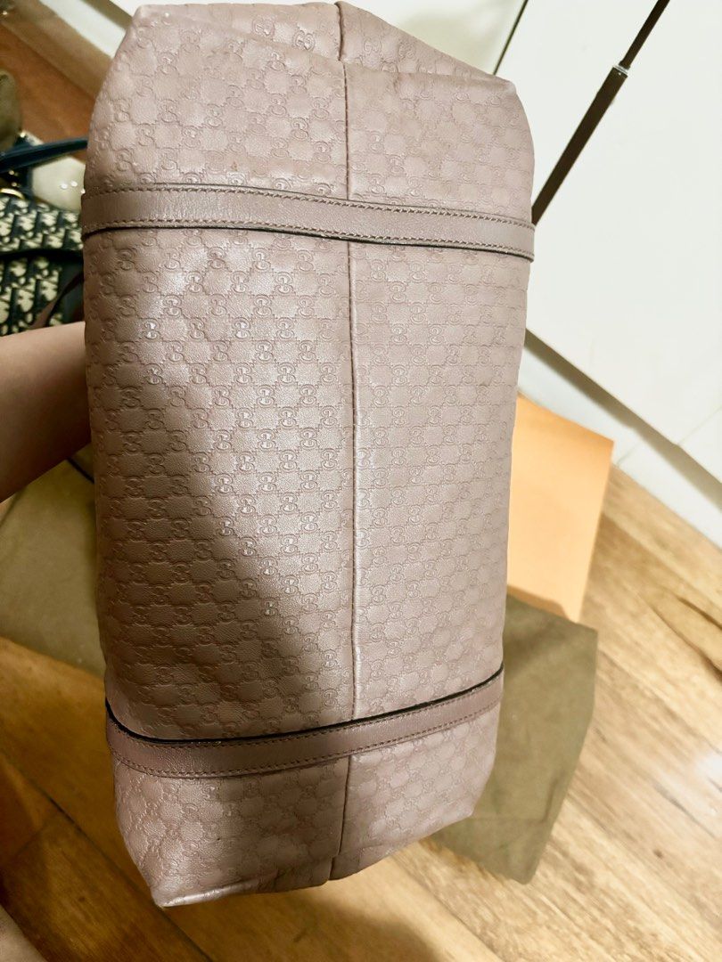 Gucci Guccissima Tote Bag (Category: Luxury Bags & Wallets) located in Cebu City. Submitted by stuffforyouph (Listing ID 1297529828, Image 3). Description: Item: gucci guccissima leather tote bag Color: old rose Size: large Inclusions: dustbag Price: P18k Condition: 8/10 with light stain(please see pics) .