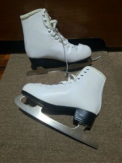Baud Ice Skating Shoes with Blade Guards