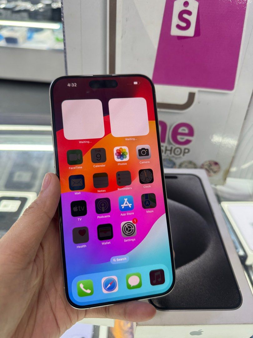 iphone 15 pro max 256gb dual sim good as new (Category: iPhone 15 Series) located in Cainta. Submitted by vine_gadget_shop (Listing ID 1297453592, Image 3). Description: iphone 15 pro max 256gb dual sim good as new hk variant warranty until december 2024 pick up store greenhills shopping center we accept trade in we accepy credit card and ggives installment we do cod and door to door we ship nationwide for fast transaction call 09277368323 look f