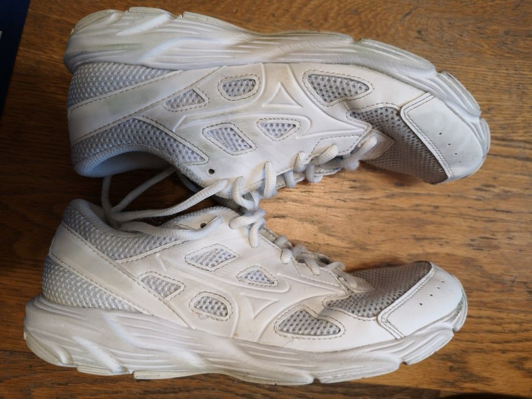 Mizuno shoes japan clearance