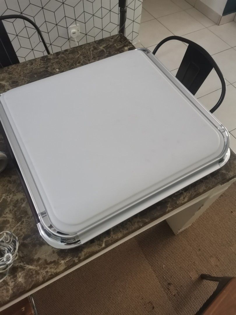 Led Ceiling light (Category: Lighting) located in Kuala Lumpur. Submitted by roguediegot (Listing ID 1297429986, Image 1). Description: 3 tone selectable bright Working condition Part of the led worn out. Can be replaced.