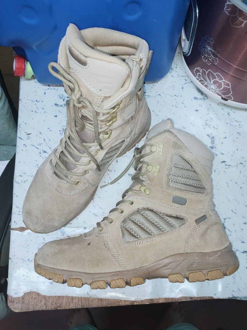 MAGNUM BOOTS (Category: Boots) located in Manila. Submitted by alilongthrift (Listing ID 1297505119, Image 3). Description: For sale MAGNUM BOOTS Size 10 Very good condition Yeezy Boots Vibes NO BOX RFS sobra laki padala galing US Authentic MOP : Gcash/Bank transfer Courier : Lbc (COP) or kung around metro manila lang po pwede natin lalamove Location : Makati city Pm for more details.