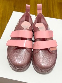 (Category: ) located in . Submitted by ladyshops (Listing ID 1297451180, Image 1). Description: .