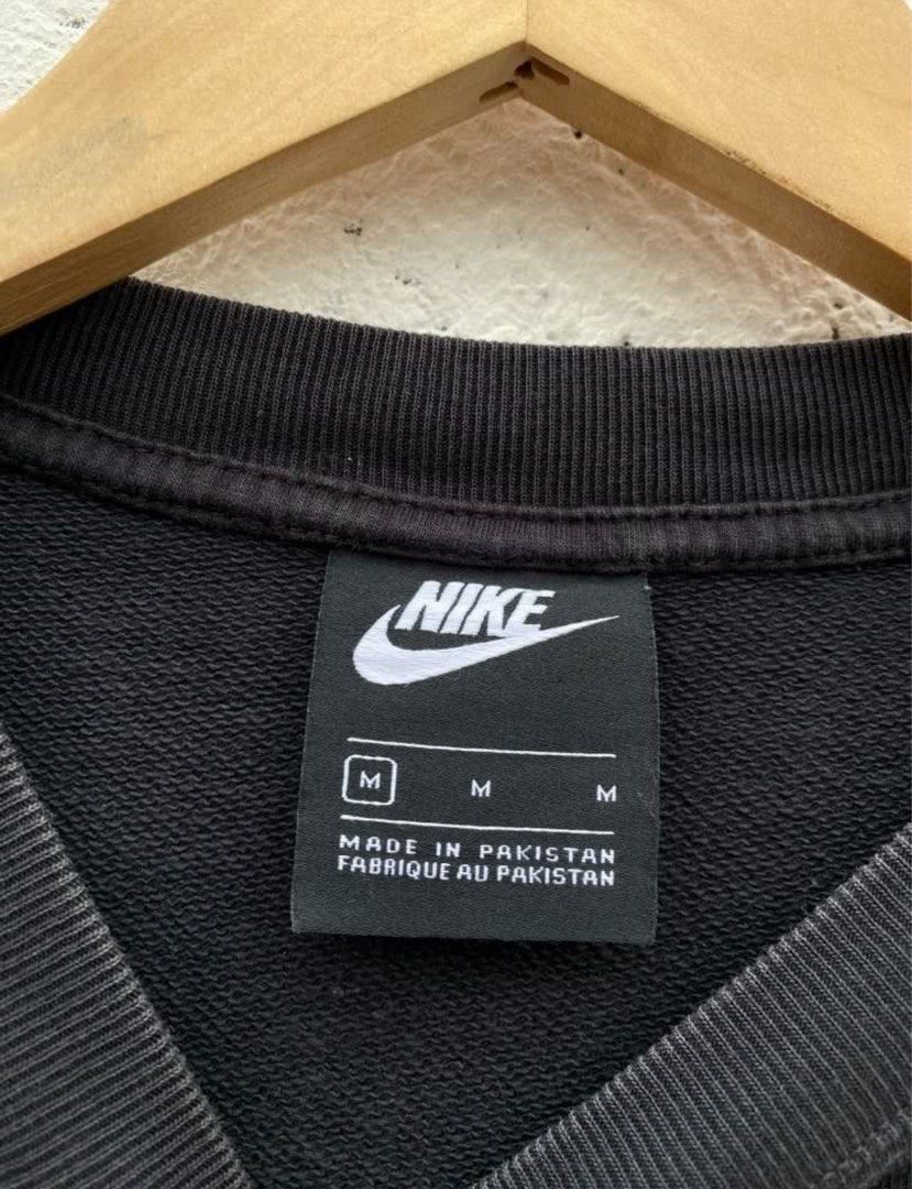 Nike String Hem Cropped Top (M) (Category: Shirts) located in Quezon City. Submitted by xtn18 (Listing ID 1297422119, Image 3). Description: Nike String Hem Cropped Top Color: Black Size: Medium Dimes: 21 width 18.5 length.