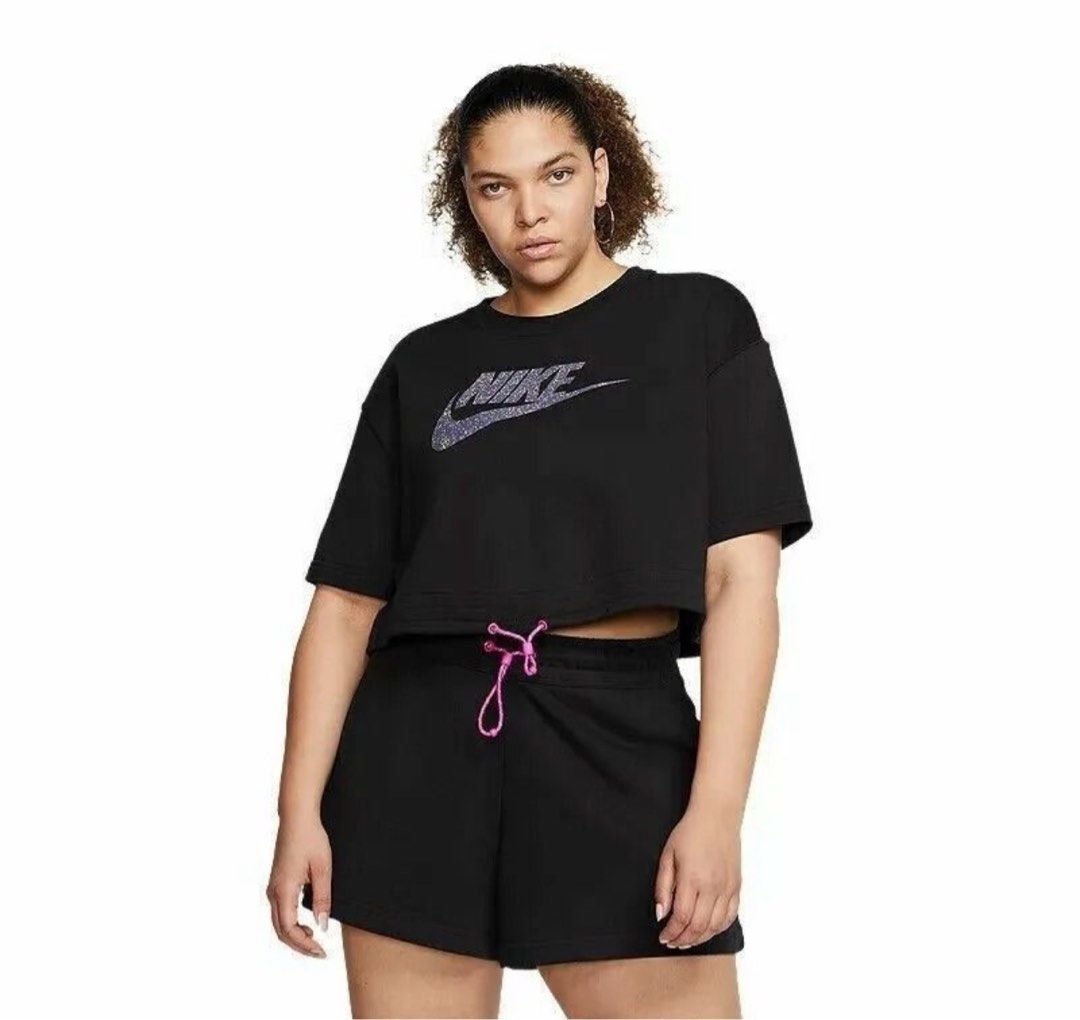 Nike String Hem Cropped Top (M) (Category: Shirts) located in Quezon City. Submitted by xtn18 (Listing ID 1297422119, Image 2). Description: Nike String Hem Cropped Top Color: Black Size: Medium Dimes: 21 width 18.5 length.