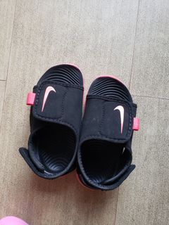 Nike Sunray sandals US7c