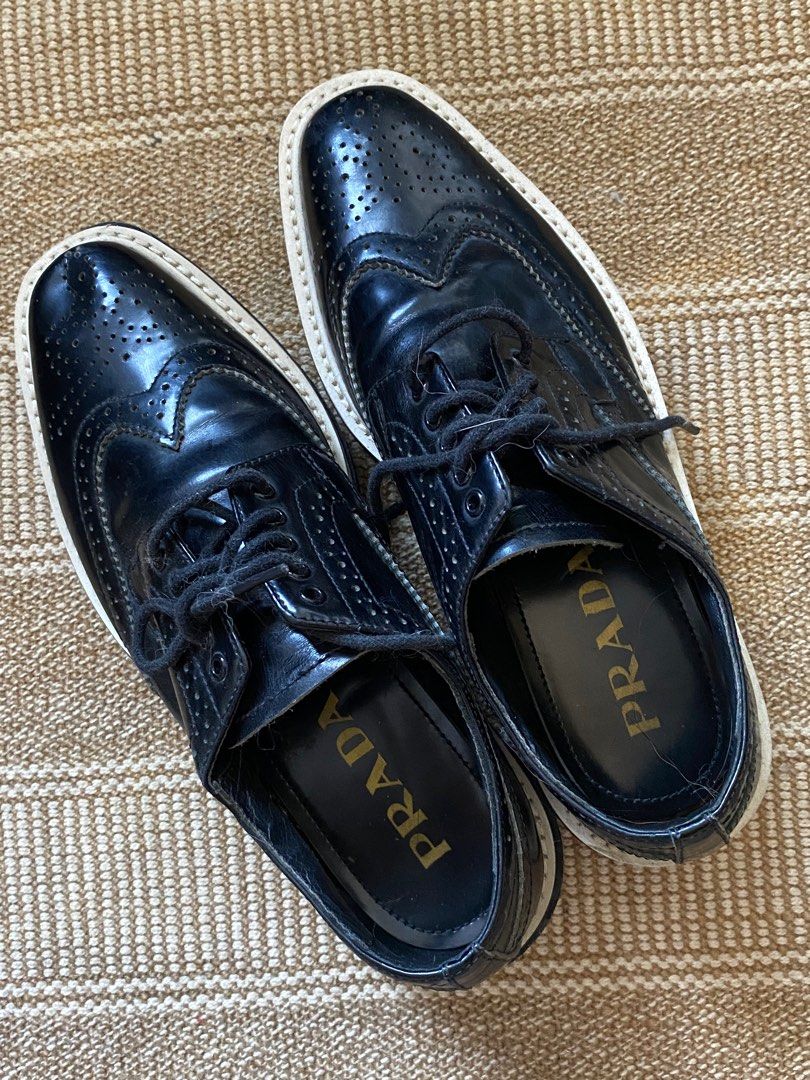 Prada Genuine Leather Platform Derby Oxford Wingtip Size 36 (Category: Loafers) located in Quezon City. Submitted by koalaaa_ (Listing ID 1297430700, Image 1). Description: Prada Black Genuine Leather Platform Derby Oxfords Wingtip Size 36. Also fits Size 35. Still in excellent condition MOP: BPI, GCash .