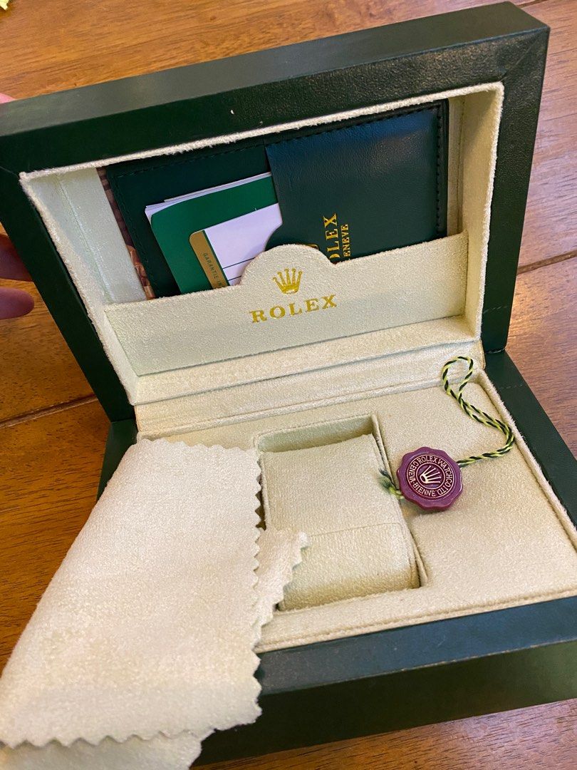 Rolex Watch Box (Category: Luxury Watches) located in Taguig. Submitted by jeremiah2911. (Listing ID 1297525941, Image 1). Description: .
