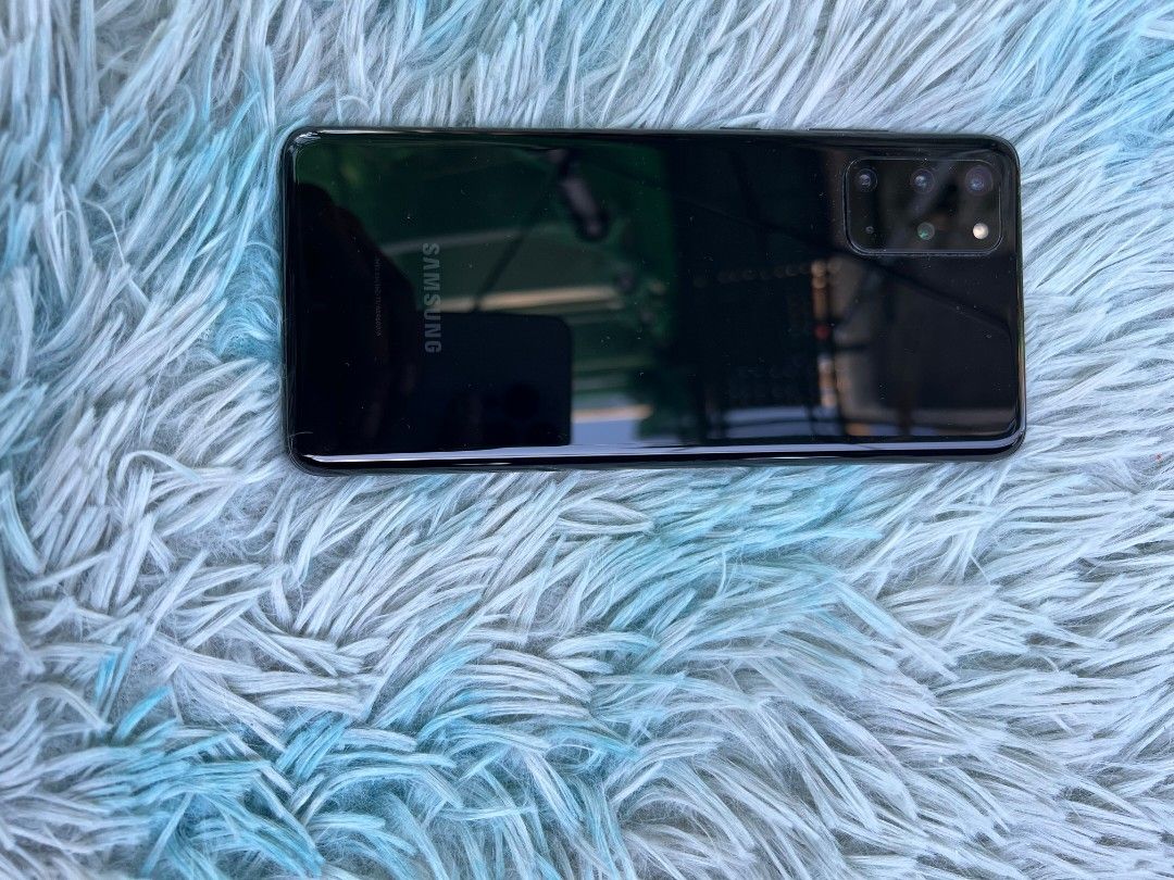 Samsung S20 plus (Category: Samsung) located in Quezon City. Submitted by mubrogadgets (Listing ID 1297480925, Image 2). Description: SAMSUNG S20 PLUS 9999 pesos only ➡️open for cod & cop via lalamove or LBC, only you need is to pay the shipping fee rush selling no issue 128GB rom 8gb ram Exynos 990 (7 nm+) - Global ✔Dynamic AMOLED 2X, touch screen,16 Million color ✔Corning Gorilla Glass 6 ✔(quad camera) -12.2 megapixels -64MP telephotof/PDAFOIS1