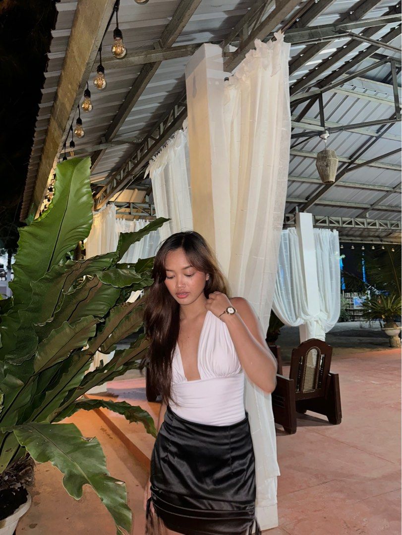 silk skirt (Category: Skirts) located in Manila. Submitted by cvntlab (Listing ID 1297518262, Image 3). Description: size s actual photo posted no issue dm to avail satin material .