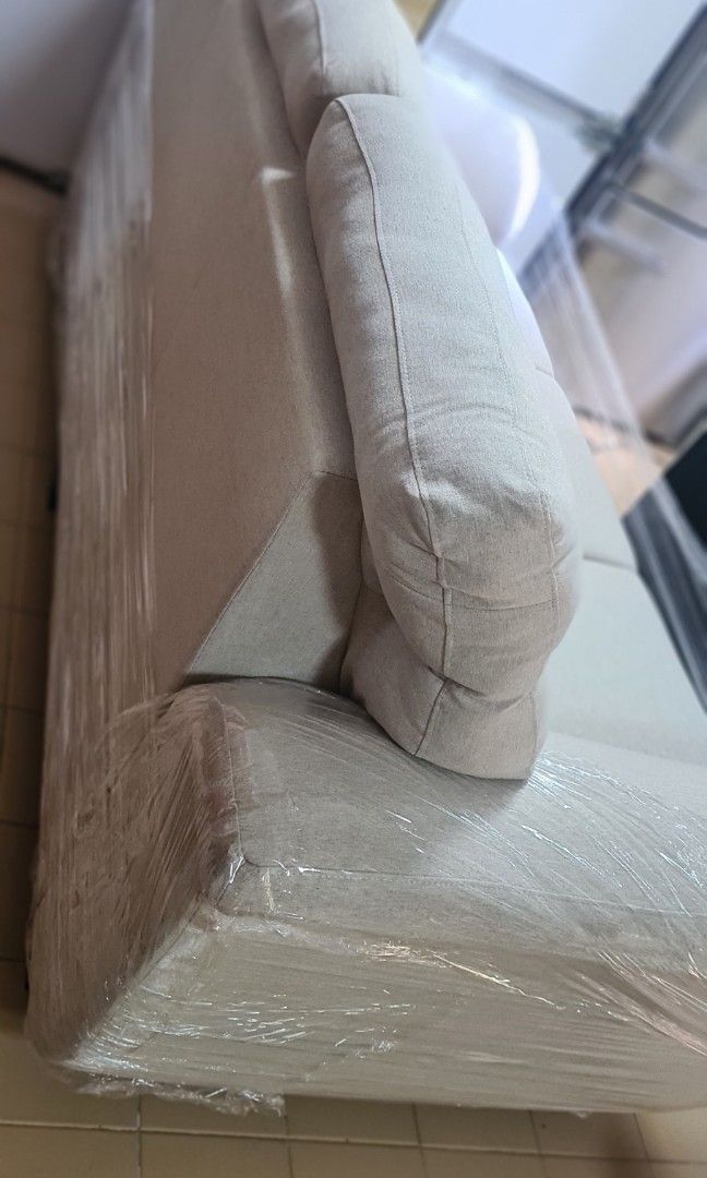 Sofa (Category: Sofas) located in Singapore. Submitted by enen82 (Listing ID 1297445003, Image 3). Description: CLEARANCE FOR SALE.3 Seaters' sofa ..few months old . No flaws , almost brand new.. extremly comfortable. the reason is that why we sale..as the owner bought the furniture for the rental house and the new tenant doesn't want . in view of the fact that they have their own furniture .. Note : Delivery not included. DM for more info, thank