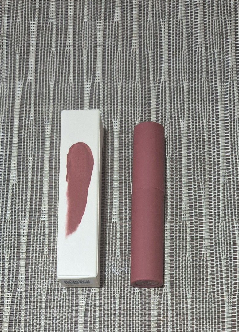 Sunnies Face Lip Dip - So Good (Category: Makeup) located in Valenzuela. Submitted by randomlyn (Listing ID 1297410487, Image 1). Description: unopened brand new extra authentic sunnies face.