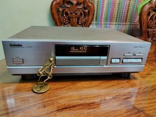 Technics SL-PA10 Compact CD Transport Player Digital Reference series