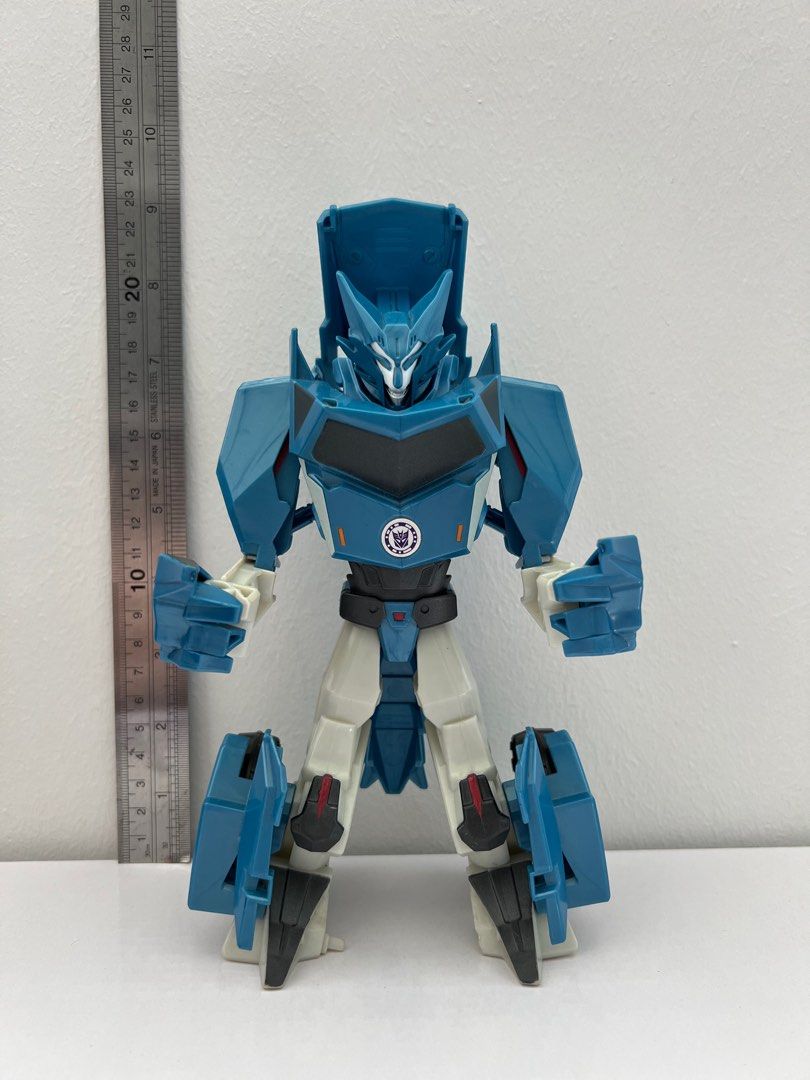 Transformers (Category: Toy Figures) located in Singapore. Submitted by ed_family (Listing ID 1297447955, Image 1). Description: .