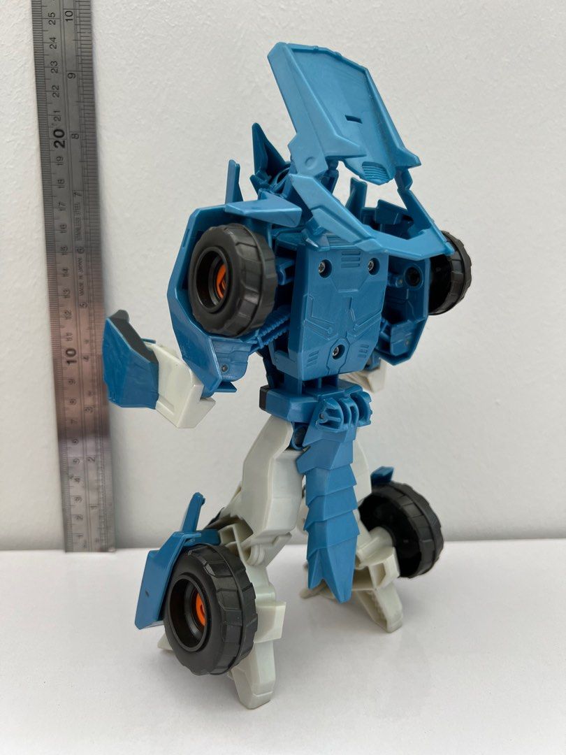 Transformers (Category: Toy Figures) located in Singapore. Submitted by ed_family (Listing ID 1297447955, Image 2). Description: .