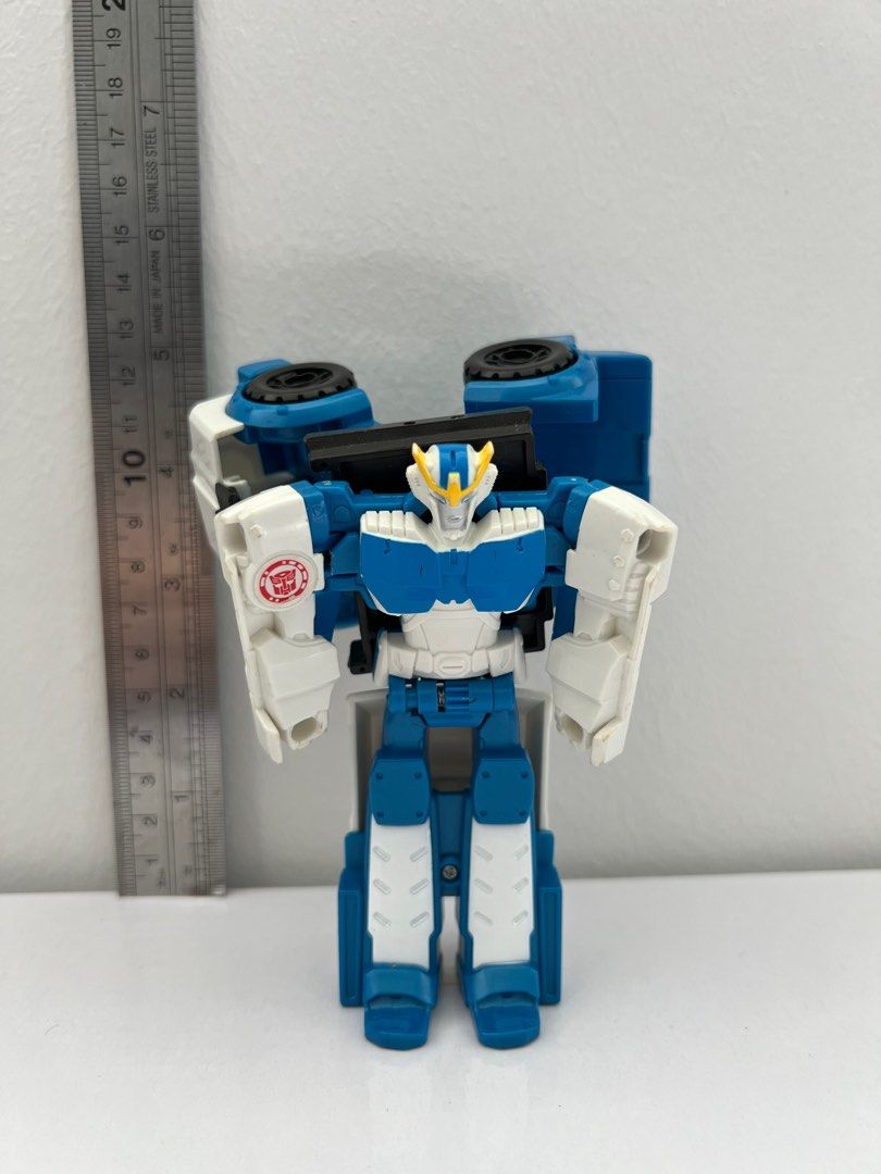 Transformers (Category: Toy Figures) located in Singapore. Submitted by ed_family (Listing ID 1297448704, Image 1). Description: .